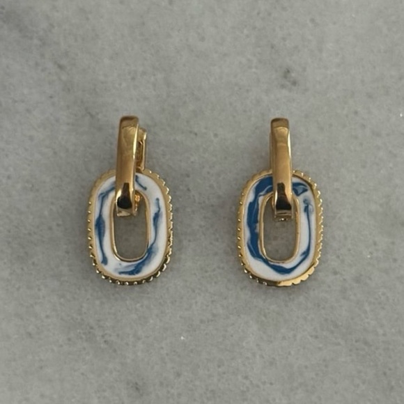 Modest Lu Jewelry - Gold Blue White Oriental Painted Double Oval Hoop Earrings
Brand New